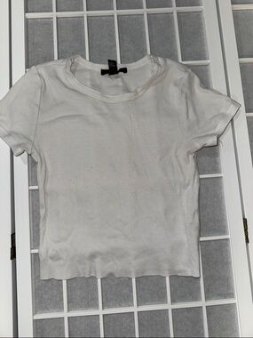 Forever 21 White Ribbed Crop Tee